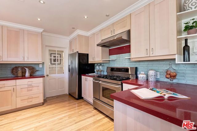 1609 Comstock Avenue, Los Angeles, CA 90024