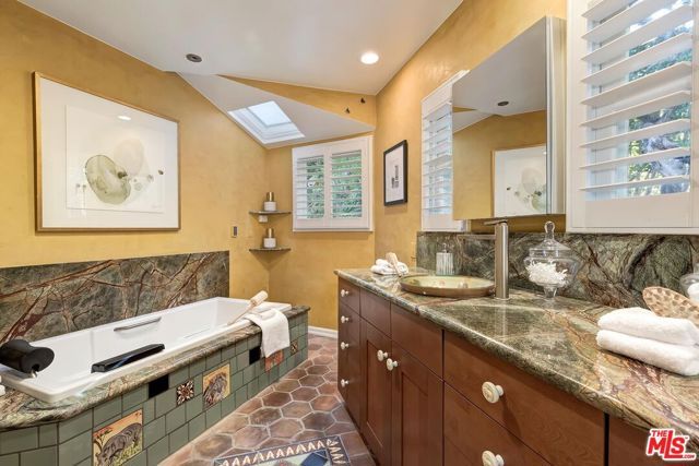 1609 Comstock Avenue, Los Angeles, CA 90024