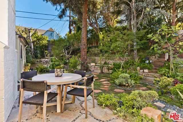 1609 Comstock Avenue, Los Angeles, CA 90024