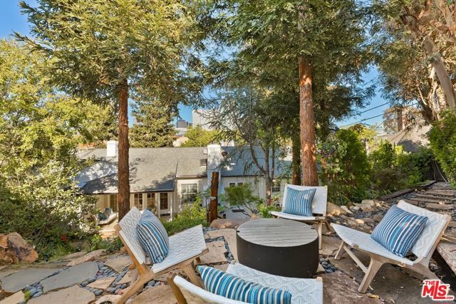 1609 Comstock Avenue, Los Angeles, CA 90024