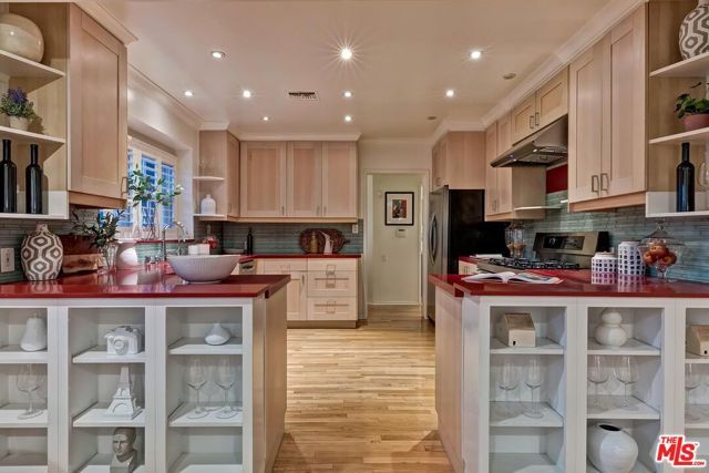 1609 Comstock Avenue, Los Angeles, CA 90024