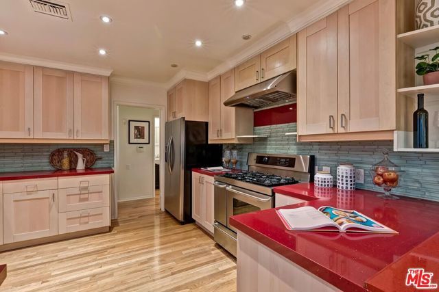 1609 Comstock Avenue, Los Angeles, CA 90024
