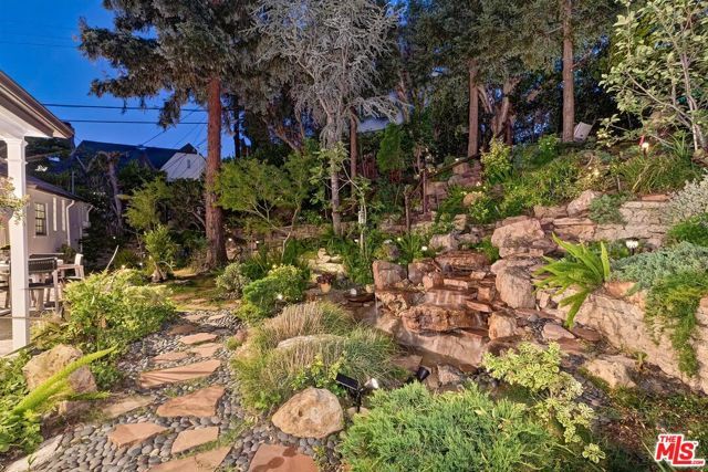 1609 Comstock Avenue, Los Angeles, CA 90024