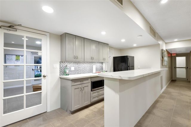 3050 NE 47th Court 205, Fort Lauderdale, FL 33308