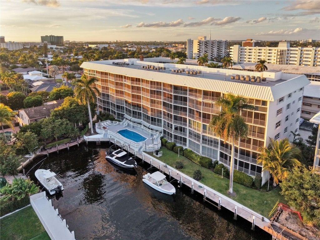 3050 NE 47th Court 205, Fort Lauderdale, FL 33308