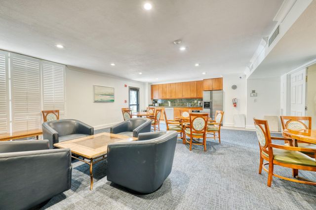 3100 NE 48th Street 412, Fort Lauderdale, FL 33308