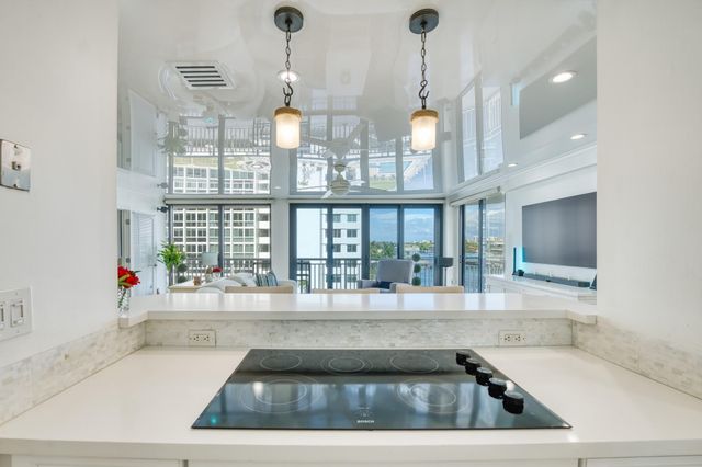 3100 NE 48th Street 412, Fort Lauderdale, FL 33308