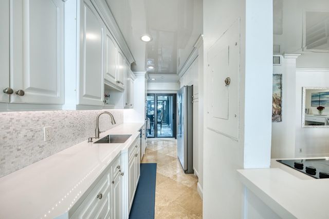 3100 NE 48th Street 412, Fort Lauderdale, FL 33308