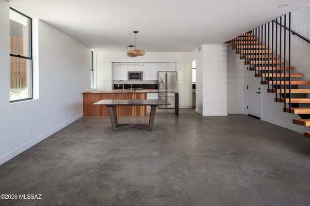 1372 W Sentinel View Loop W, Tucson, AZ 85745
