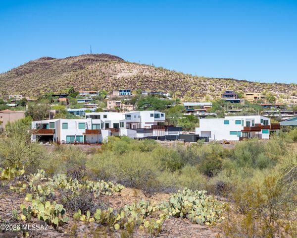 1372 W Sentinel View Loop W, Tucson, AZ 85745