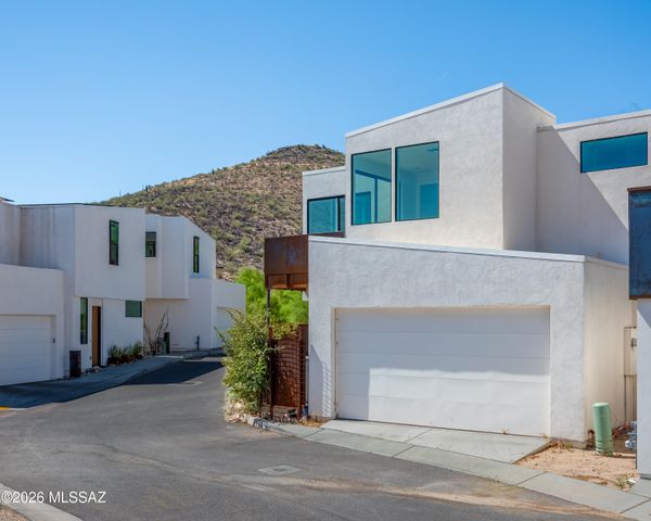 1372 W Sentinel View Loop W, Tucson, AZ 85745
