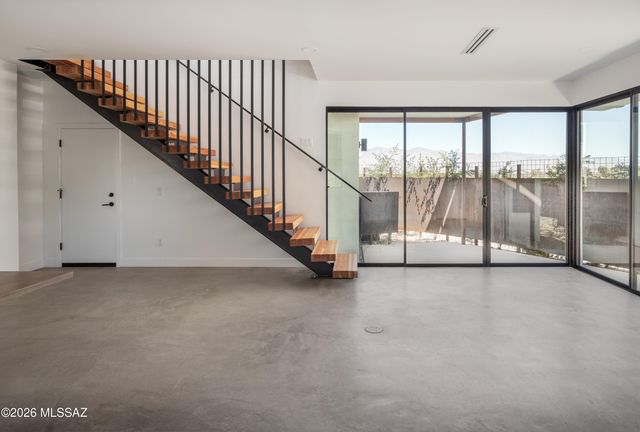 1372 W Sentinel View Loop W, Tucson, AZ 85745