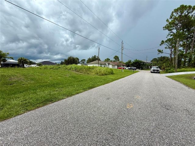 NAMIOT CIR, North Port, FL 34288