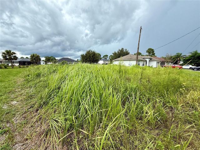 NAMIOT CIR, North Port, FL 34288