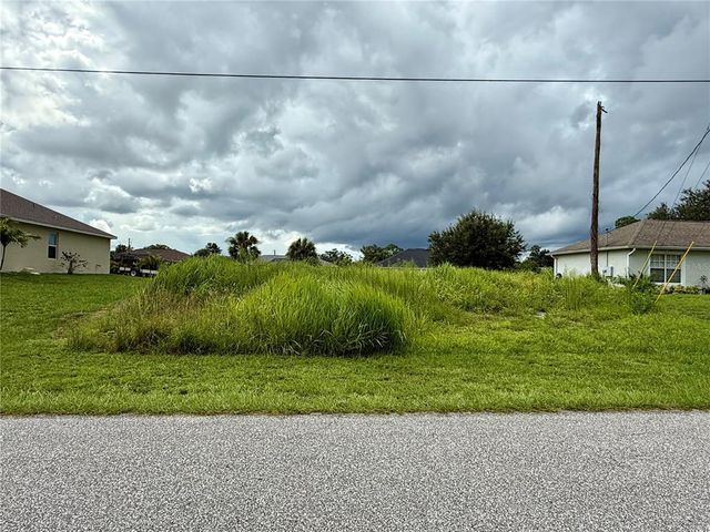 NAMIOT CIR, North Port, FL 34288