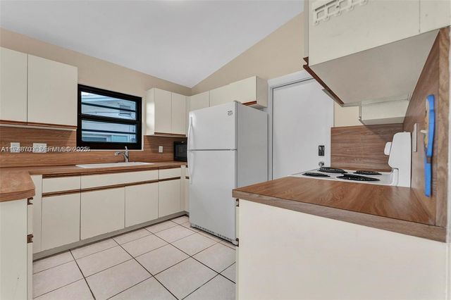 1406 NW 8TH Street, Dania Beach, FL 33004