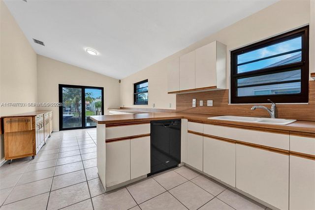 1406 NW 8TH Street, Dania Beach, FL 33004