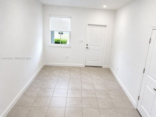 1050 SE 26th Ter ., Homestead, FL 33035