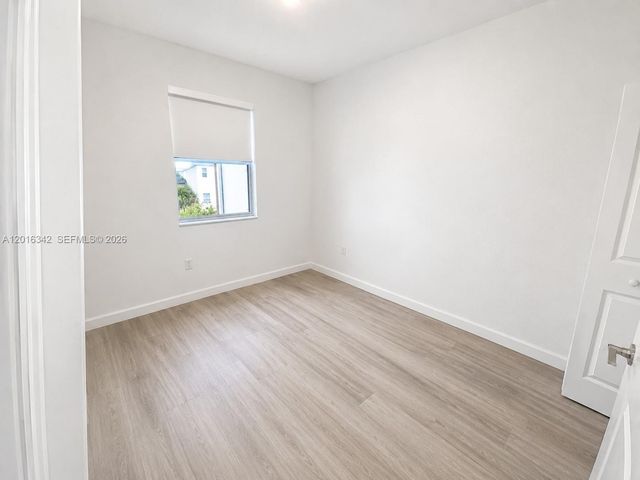 1050 SE 26th Ter ., Homestead, FL 33035