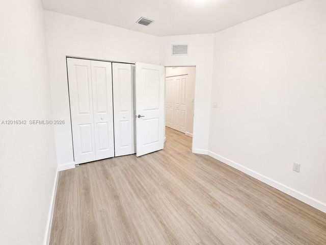 1050 SE 26th Ter ., Homestead, FL 33035