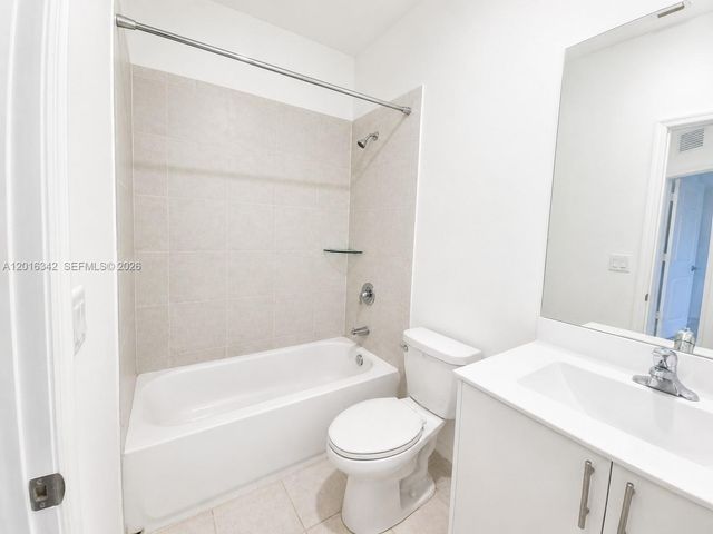 1050 SE 26th Ter ., Homestead, FL 33035