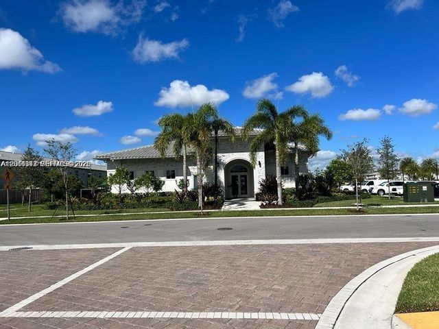 1050 SE 26th Ter ., Homestead, FL 33035