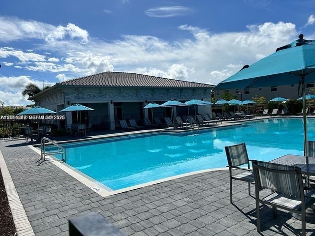 1050 SE 26th Ter ., Homestead, FL 33035