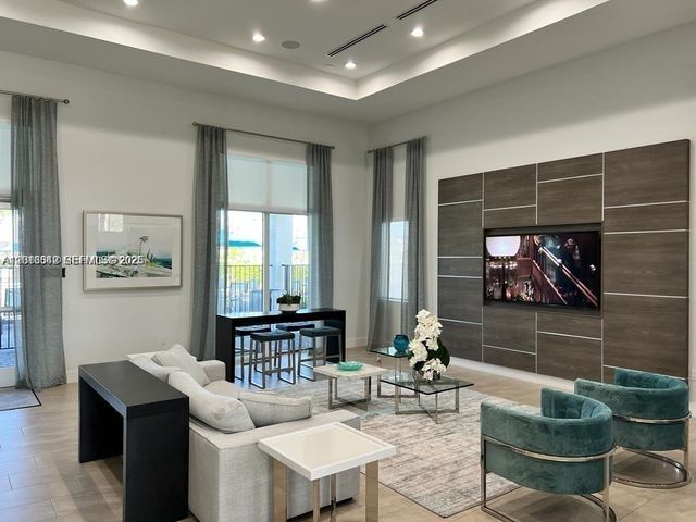 1050 SE 26th Ter ., Homestead, FL 33035