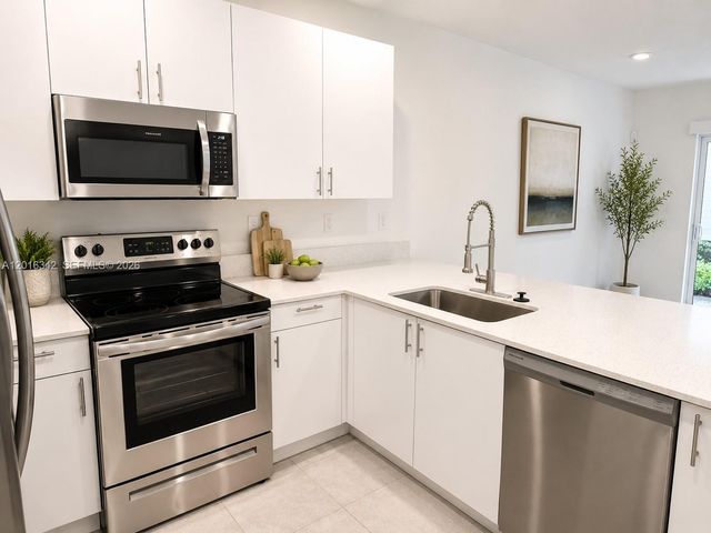 1050 SE 26th Ter ., Homestead, FL 33035