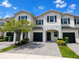 1050 SE 26th Ter ., Homestead, FL 33035