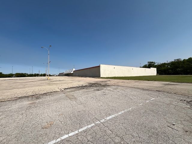 1500 W Lincoln Highway, New Lenox, IL 60451