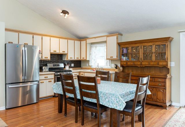 1 Juniper Way, Merrimack, NH 03054