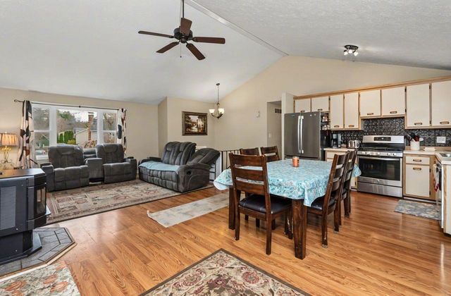 1 Juniper Way, Merrimack, NH 03054