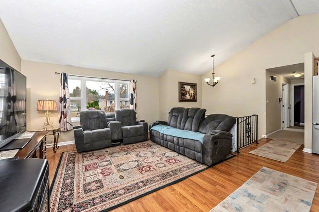 1 Juniper Way, Merrimack, NH 03054