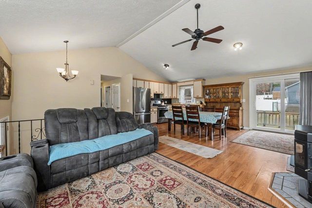 1 Juniper Way, Merrimack, NH 03054