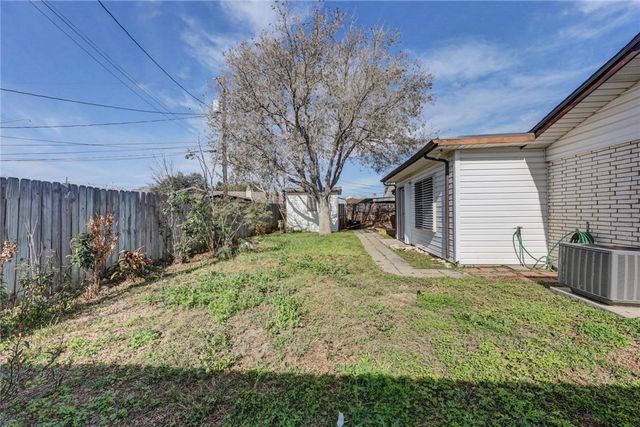 1617 Spicewood Dr, Corpus Christi, TX 78412