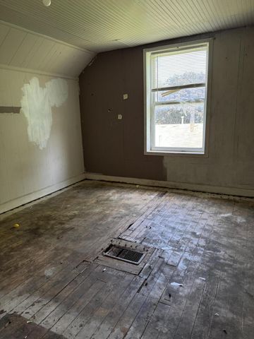 2542 West High Street, Springfield, MO 65803