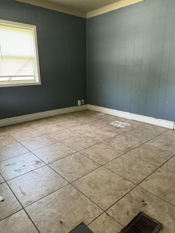 2542 West High Street, Springfield, MO 65803
