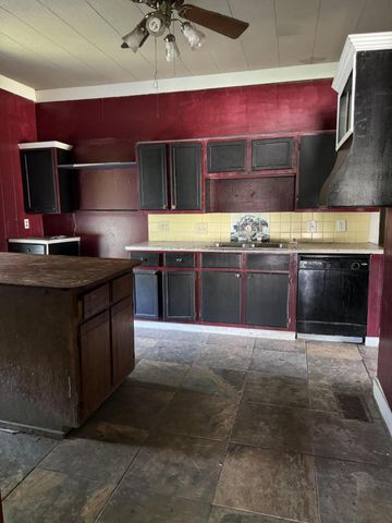 2542 West High Street, Springfield, MO 65803
