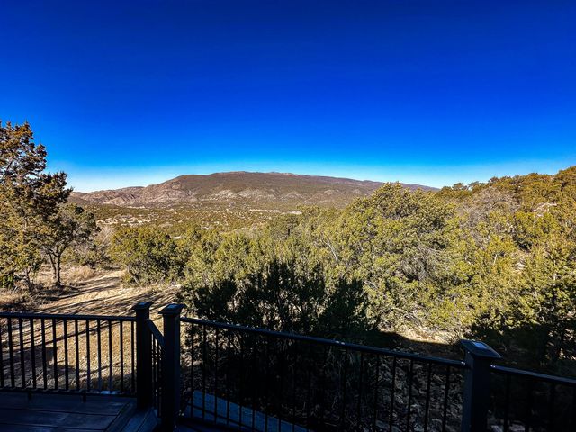 35 Gallinger Lane, Tijeras, NM 87059