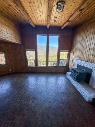 35 Gallinger Lane, Tijeras, NM 87059