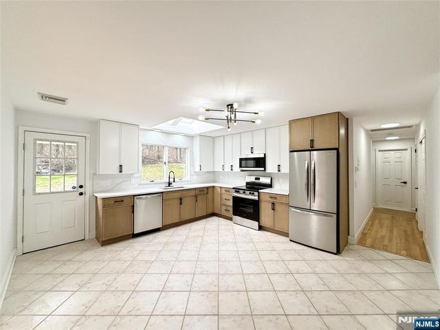 4 Baker Road, Sussex, NJ 07461
