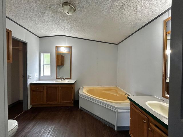 2523 Oyster Creek Bend, Oyster Creek, TX 77541