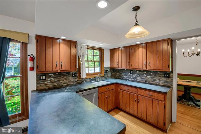 705 WESTERLY PKWY, State College, PA 16801