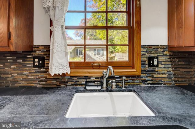 705 WESTERLY PKWY, State College, PA 16801