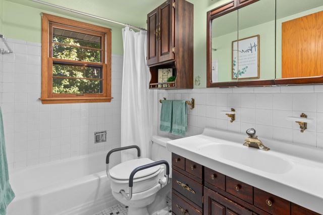 7829 Terra Linda Drive, New Hope, MN 55427