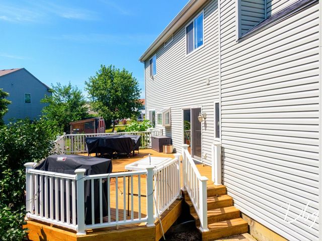2671 Wildflower Court, Round Lake Beach, IL 60073