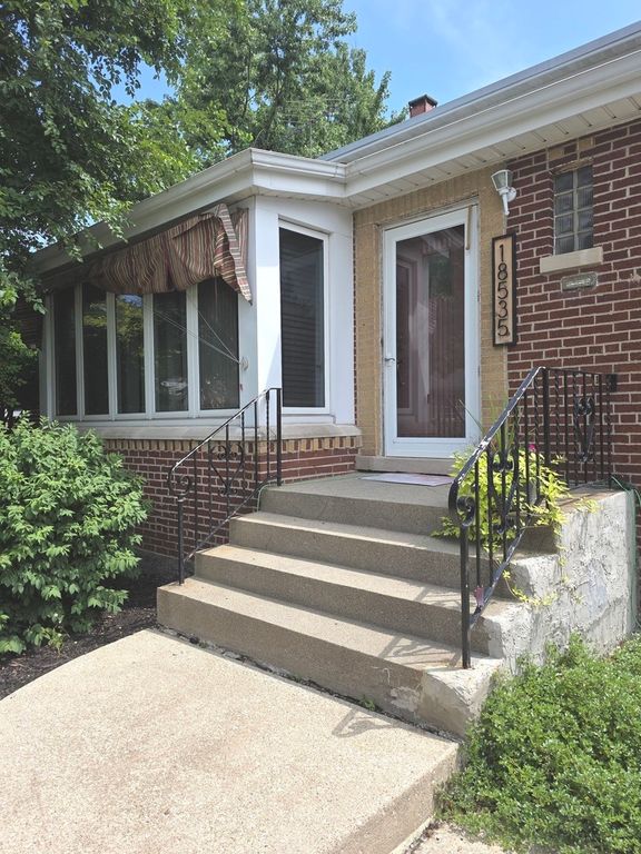 18535 PAGE Avenue, Homewood, IL 60430