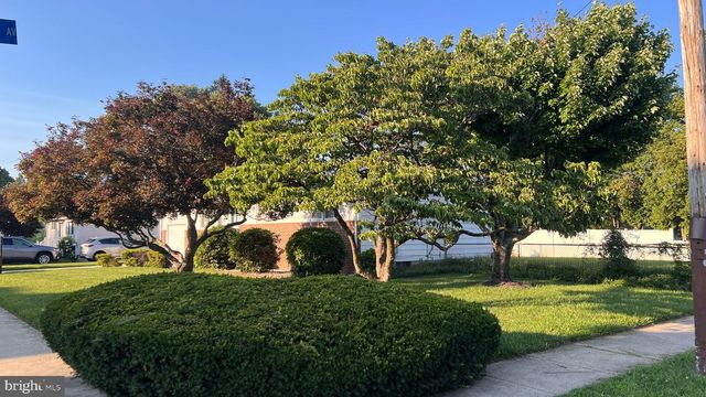 100 CALIFORNIA AVE, Hamilton, NJ 08619