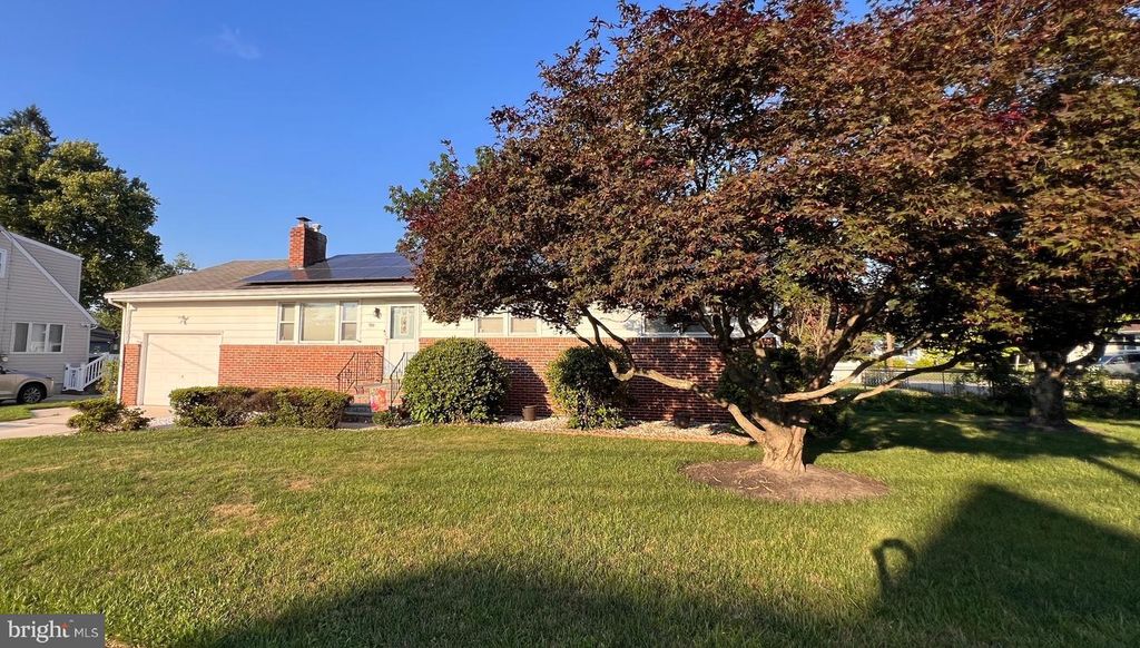 100 CALIFORNIA AVE, Hamilton, NJ 08619